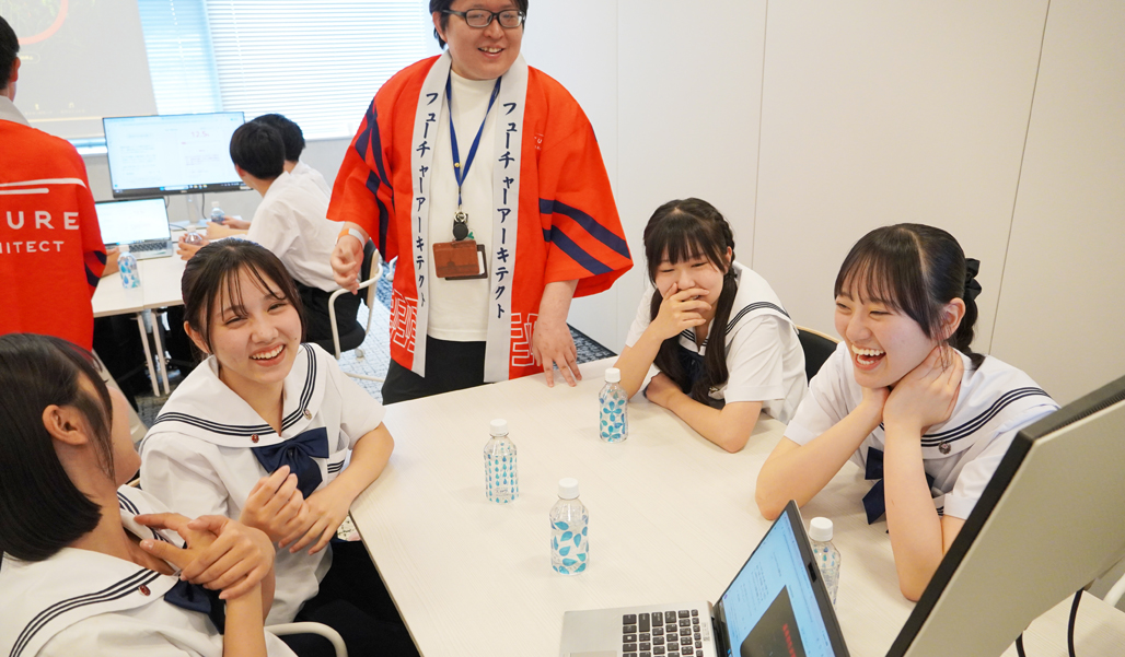 鹿児島県立甲南高等学校の生徒がフューチャー本社でAIアプリ制作や社員交流