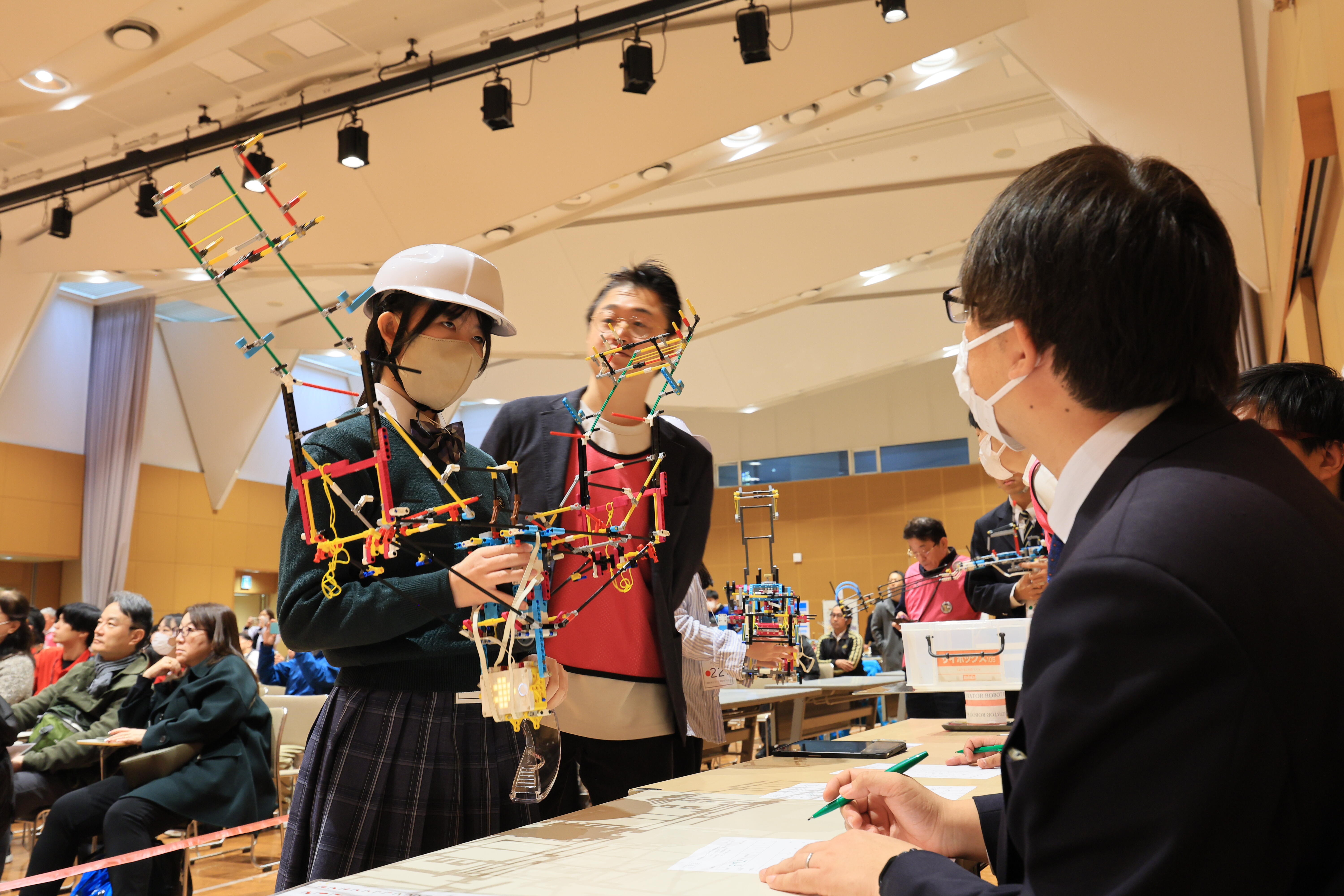 地方予選を勝ち抜いた27組が優勝を目指して熱戦